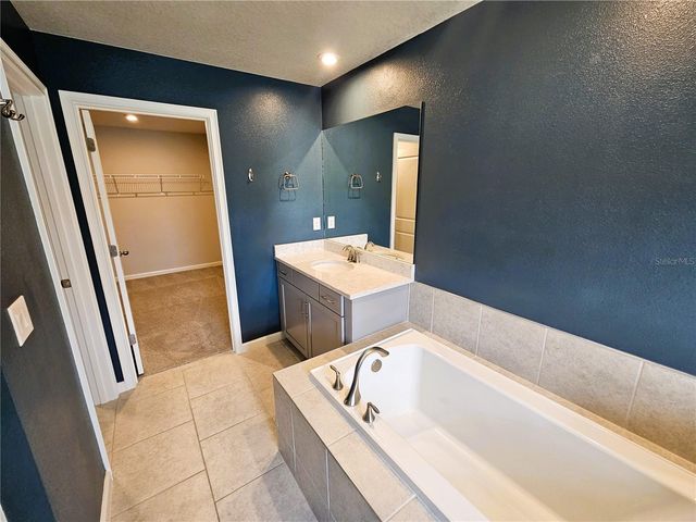 19403 BLUE POND DRIVE, Lutz, FL 33558