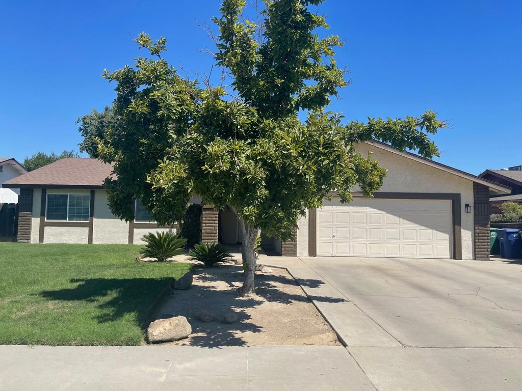 1434 Barbara Street, Selma, CA 93662