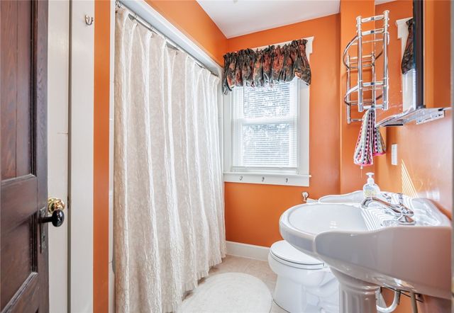 281 North Ave, Webster, NY 14580