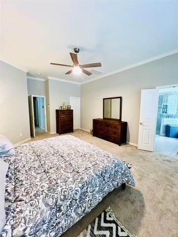 27 E Shale Creek Circle, The Woodlands, TX 77382