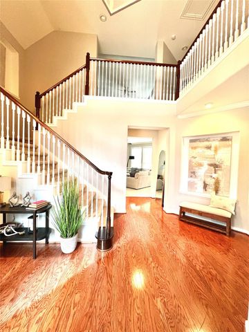 27 E Shale Creek Circle, The Woodlands, TX 77382