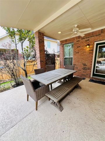 27 E Shale Creek Circle, The Woodlands, TX 77382