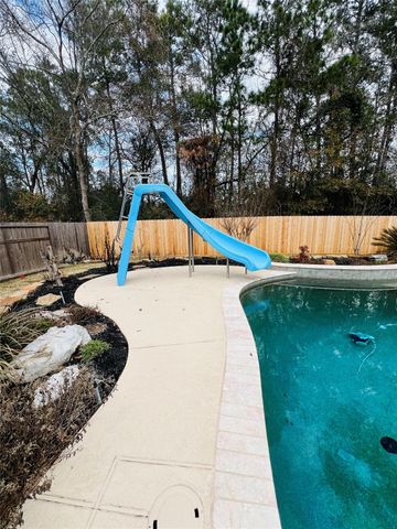 27 E Shale Creek Circle, The Woodlands, TX 77382