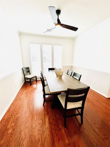 27 E Shale Creek Circle, The Woodlands, TX 77382