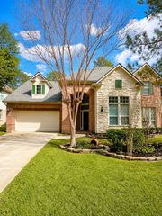 27 E Shale Creek Circle, The Woodlands, TX 77382