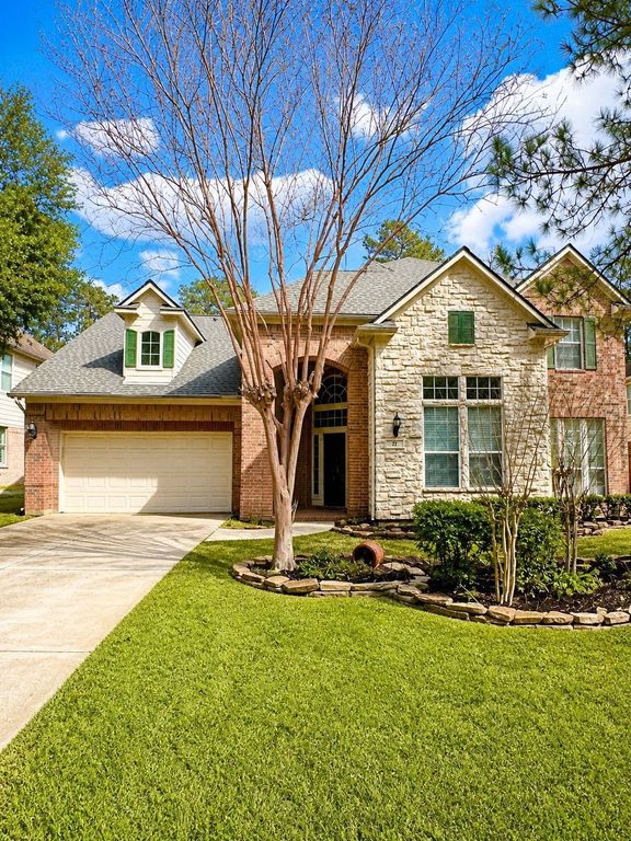 27 E Shale Creek Circle, The Woodlands, TX 77382
