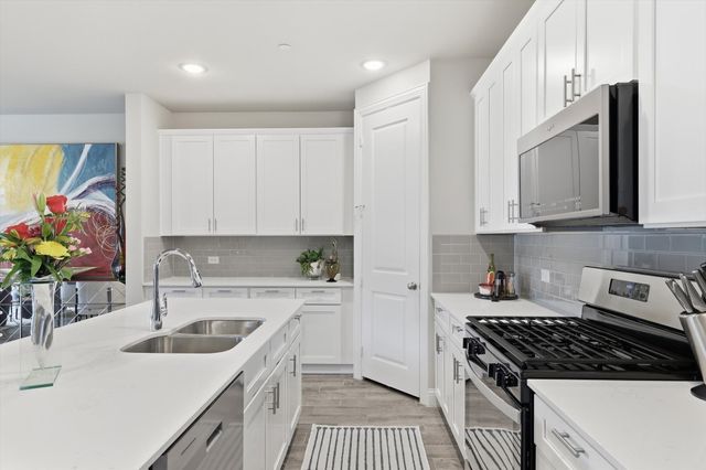 215 Suma Drive, Euless, TX 76040