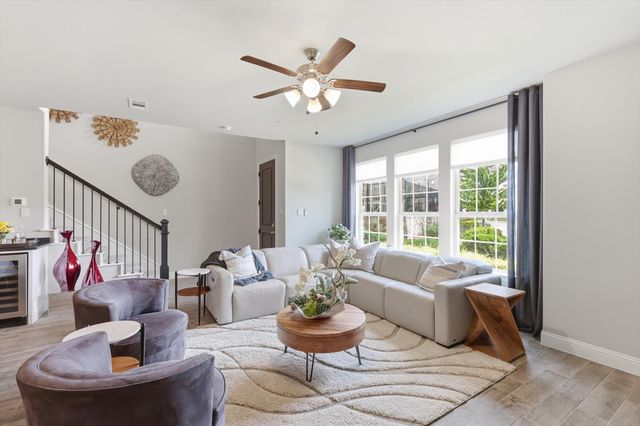 215 Suma Drive, Euless, TX 76040