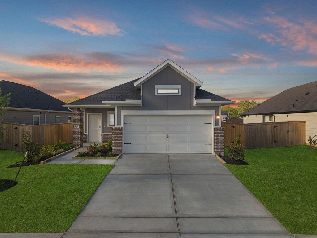 242 Orchard Laurel Drive, Alvin, TX 77511