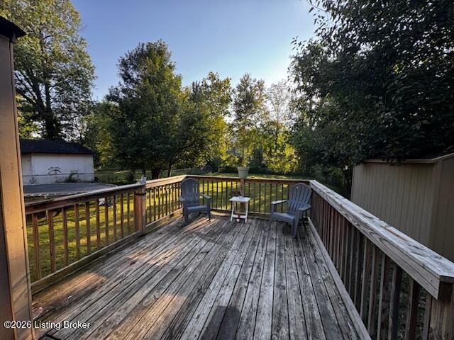 9720 Titan Dr, Louisville, KY 40229