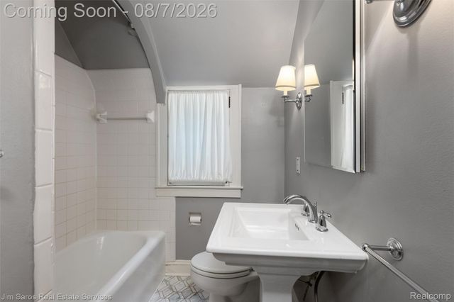 641 Fisher Road, Grosse Pointe, MI 48230