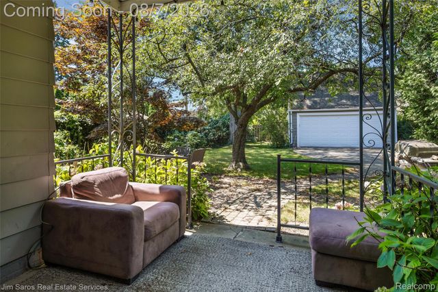 641 Fisher Road, Grosse Pointe, MI 48230