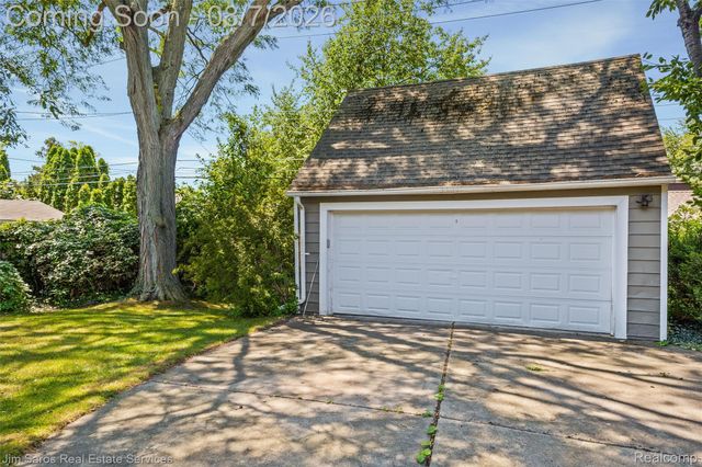 641 Fisher Road, Grosse Pointe, MI 48230