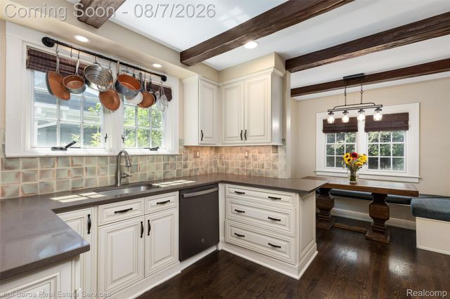 641 Fisher Road, Grosse Pointe, MI 48230