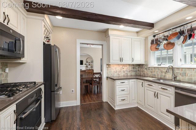 641 Fisher Road, Grosse Pointe, MI 48230