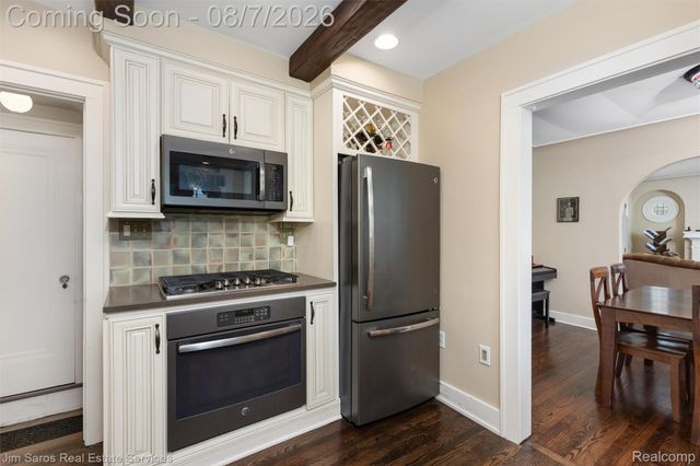 641 Fisher Road, Grosse Pointe, MI 48230