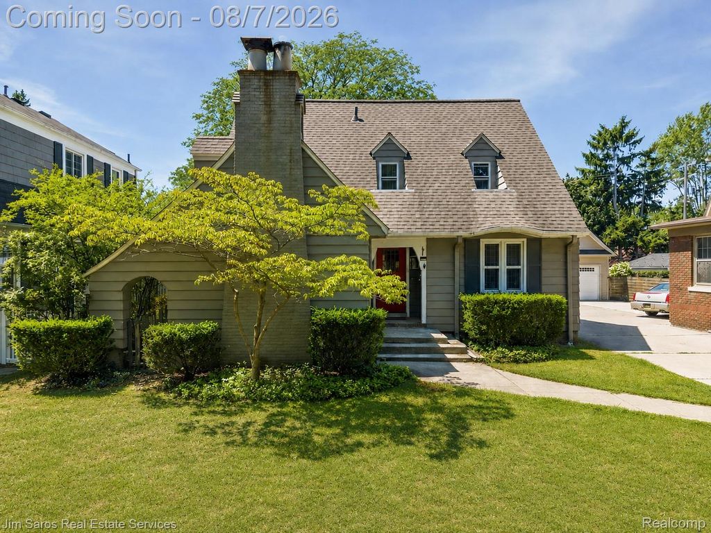 641 Fisher Road, Grosse Pointe, MI 48230