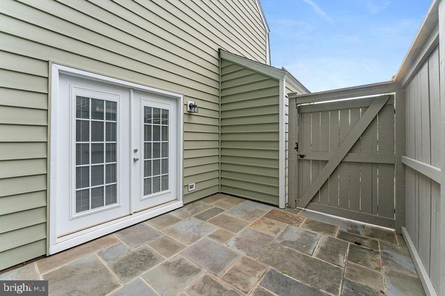 1424 KENMORE AVE, Fredericksburg, VA 22401