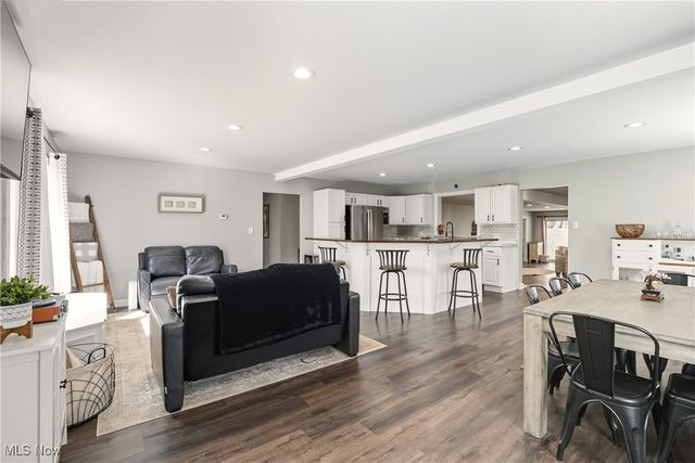 2043 Conwill Road, Stow, OH 44224