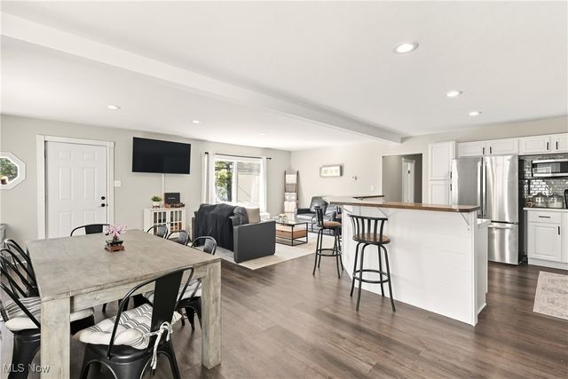 2043 Conwill Road, Stow, OH 44224