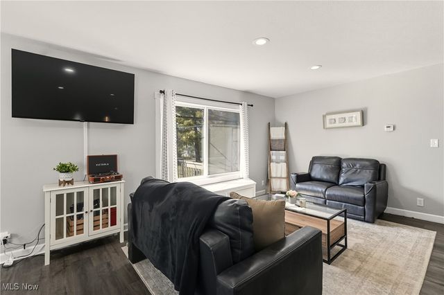 2043 Conwill Road, Stow, OH 44224