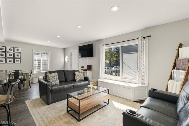 2043 Conwill Road, Stow, OH 44224