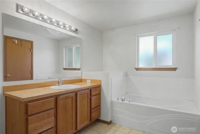 10548 179th Avenue SW, Rochester, WA 98579