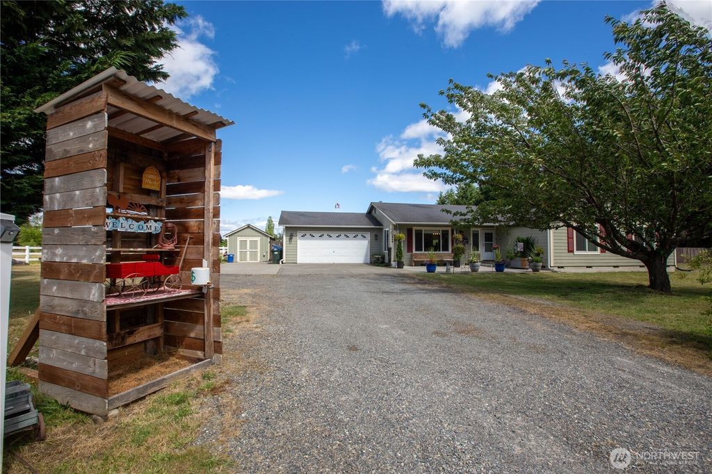 10548 179th Avenue SW, Rochester, WA 98579