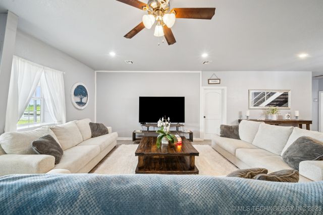 18132 W 301st Street S, Bristow, OK 74010