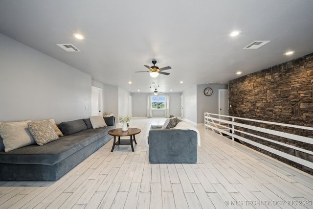 18132 W 301st Street S, Bristow, OK 74010