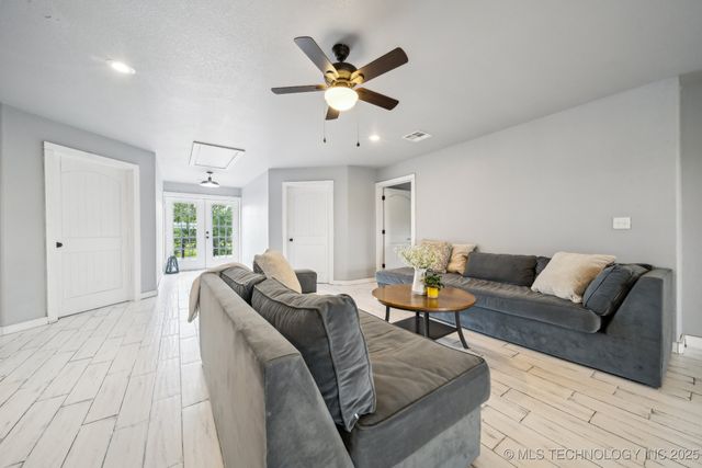 18132 W 301st Street S, Bristow, OK 74010