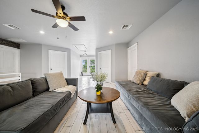 18132 W 301st Street S, Bristow, OK 74010