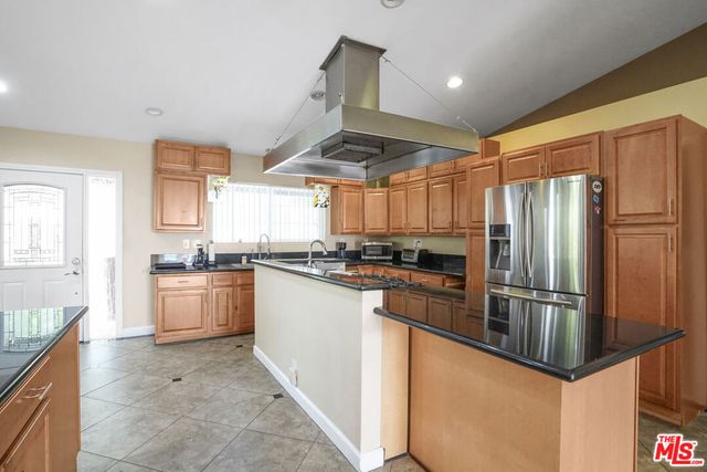 7017 Vicky Avenue, West Hills, CA 91307