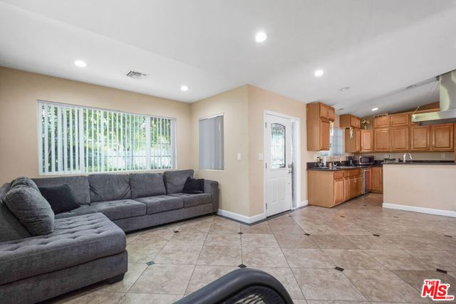 7017 Vicky Avenue, West Hills, CA 91307