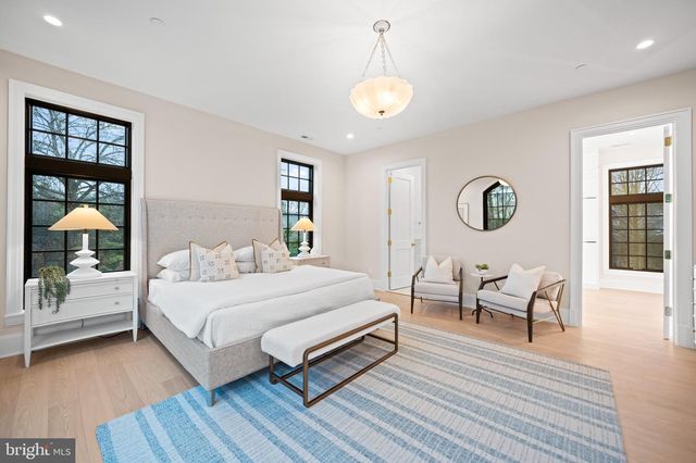 5125 UPTON ST NW, Washington, DC 20016