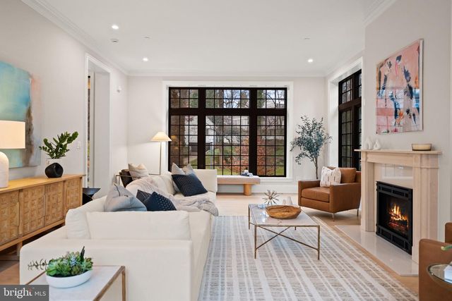 5125 UPTON ST NW, Washington, DC 20016