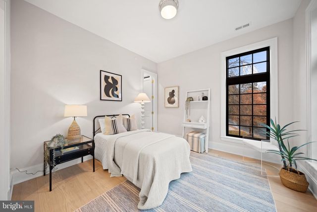 5125 UPTON ST NW, Washington, DC 20016