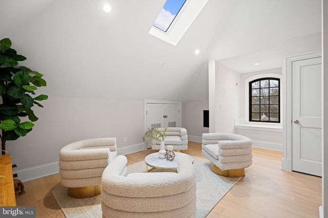 5125 UPTON ST NW, Washington, DC 20016