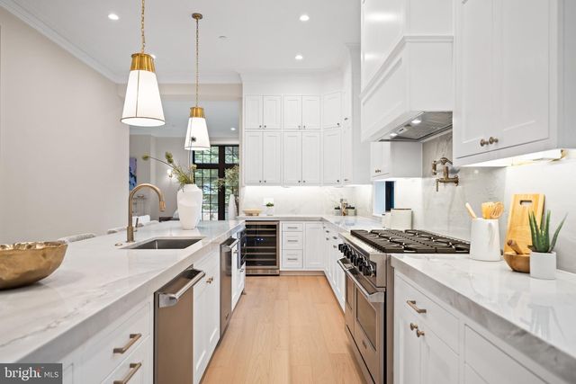 5125 UPTON ST NW, Washington, DC 20016