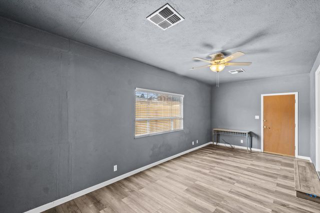 1127 S Whitney, Visalia, CA 93277