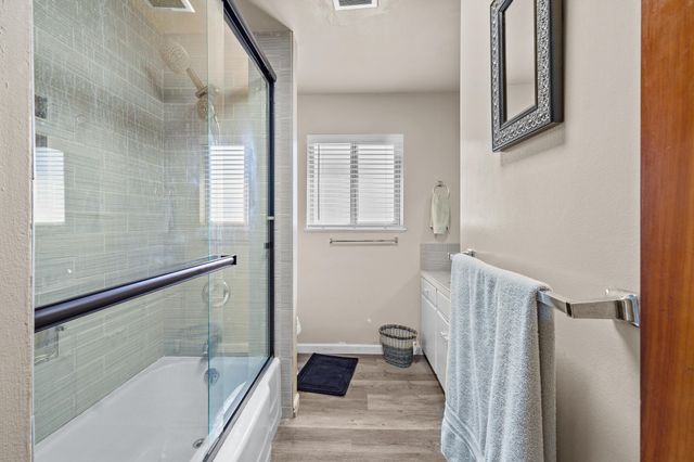 1127 S Whitney, Visalia, CA 93277