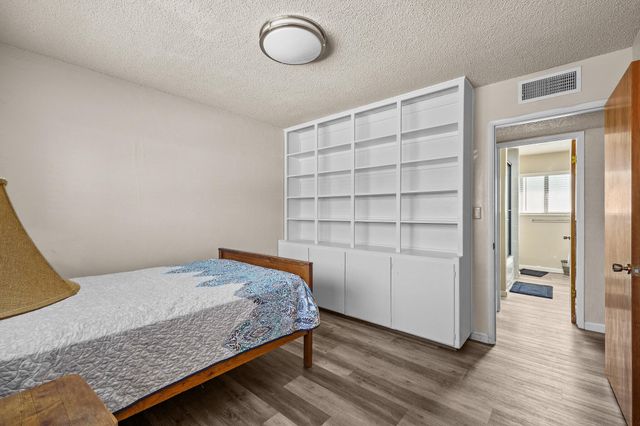 1127 S Whitney, Visalia, CA 93277