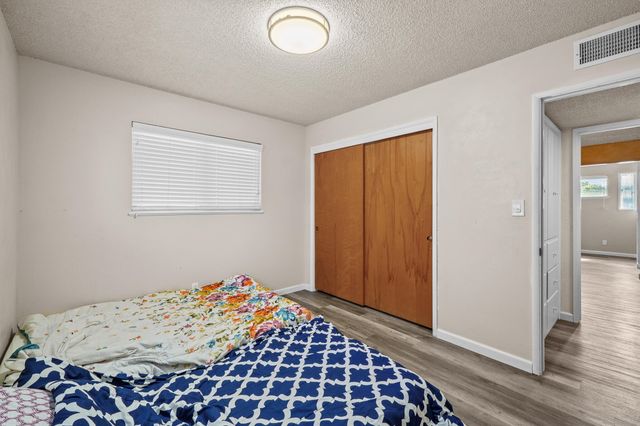 1127 S Whitney, Visalia, CA 93277