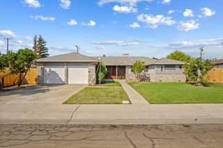 1127 S Whitney, Visalia, CA 93277