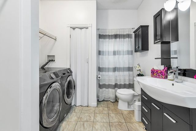 42 D St, Lowell, MA 01851