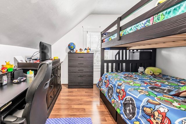 42 D St, Lowell, MA 01851