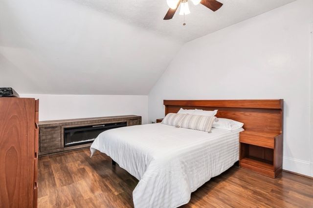 42 D St, Lowell, MA 01851