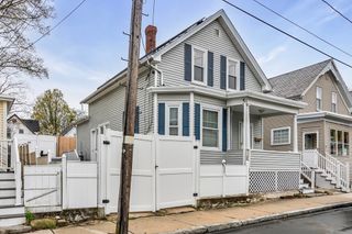 42 D St, Lowell, MA 01851