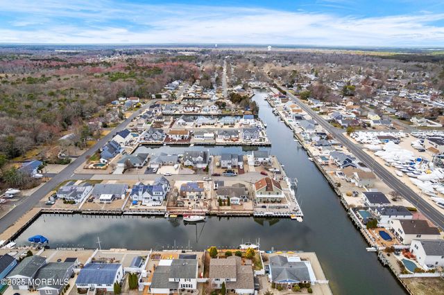408 Elizabeth Court, Lanoka Harbor, NJ 08734
