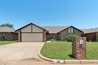 708 Cactus Court, Yukon, OK 73099